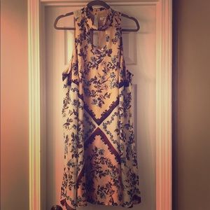 Casual cris-cross chest dress